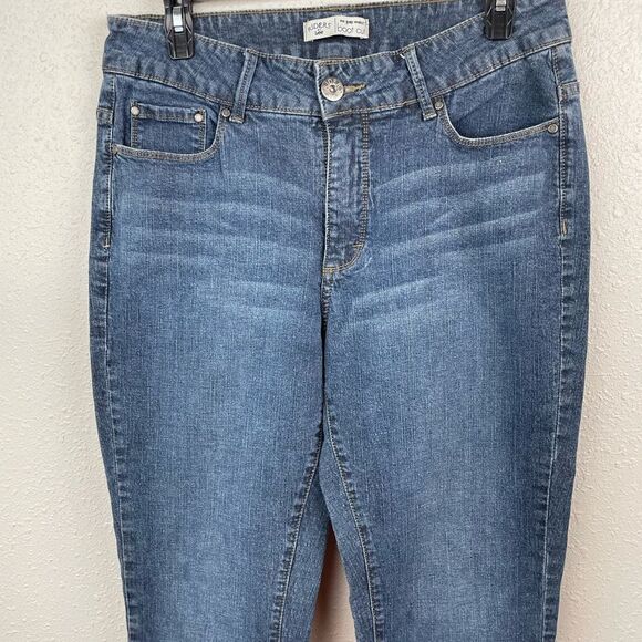 Riders by Lee Stretch Fit Boot Cut Jeans Size 12 EUC - Picture 2 of 6